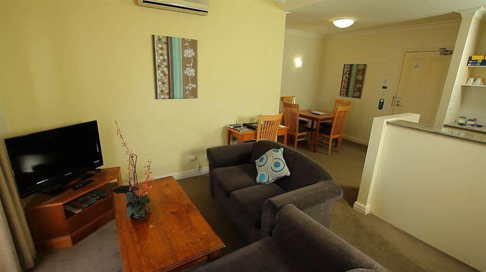 Aparthotel Quest Dandenong Extérieur photo